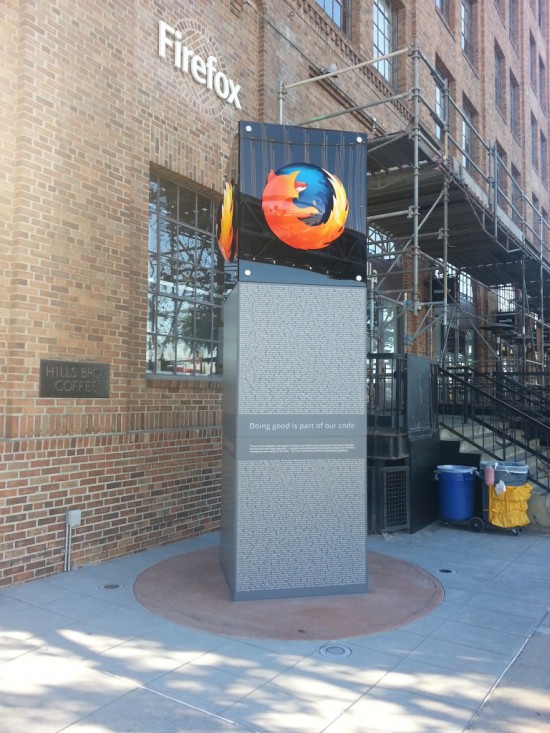 Firefox Monument již stojí v San Francisku