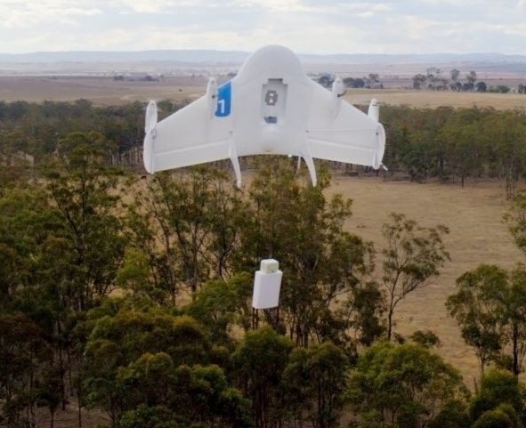 Doručování balíků pomocí dronů už v roce 2017